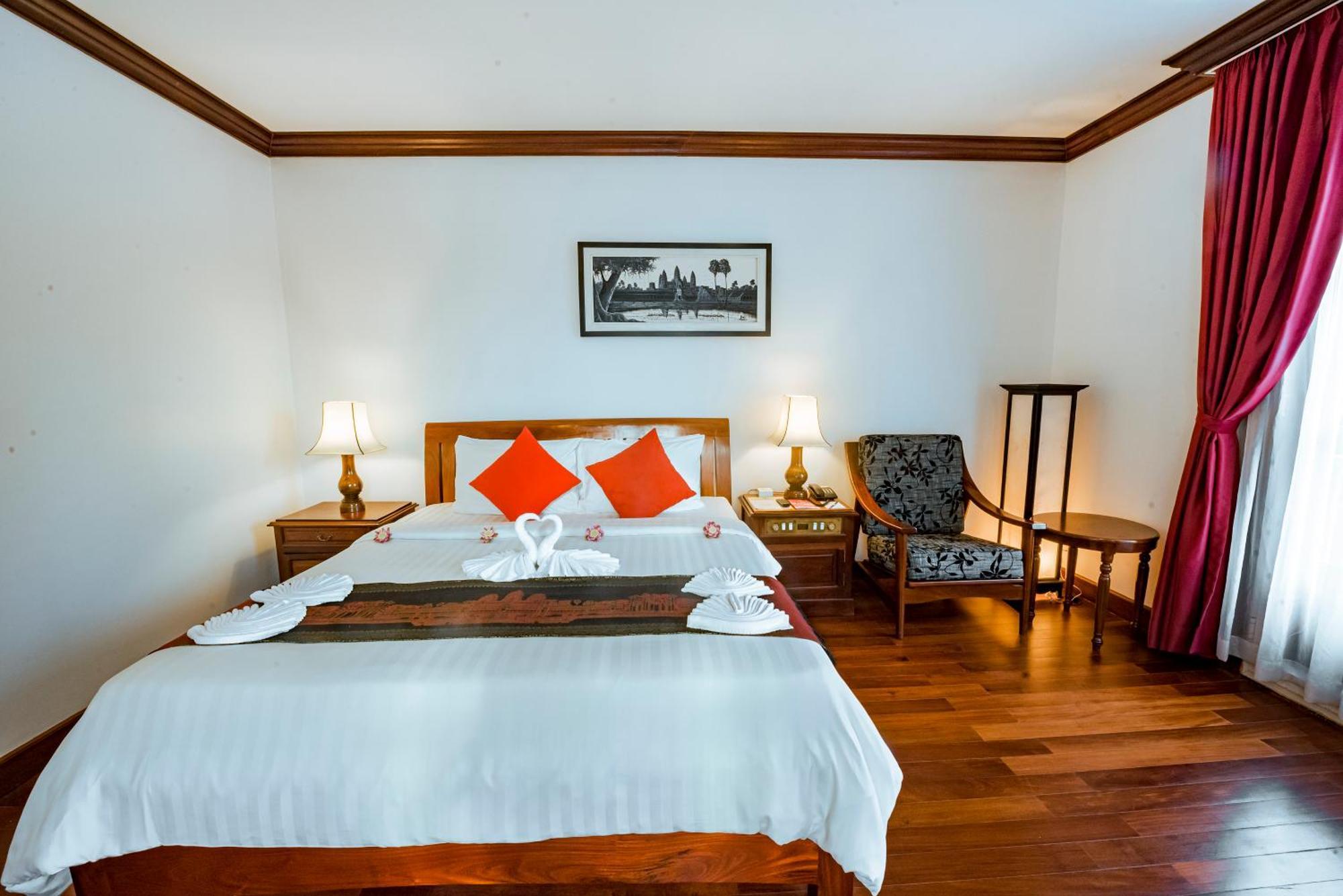 The Suite By Royal Crown Hotel Siem Reap Exteriör bild