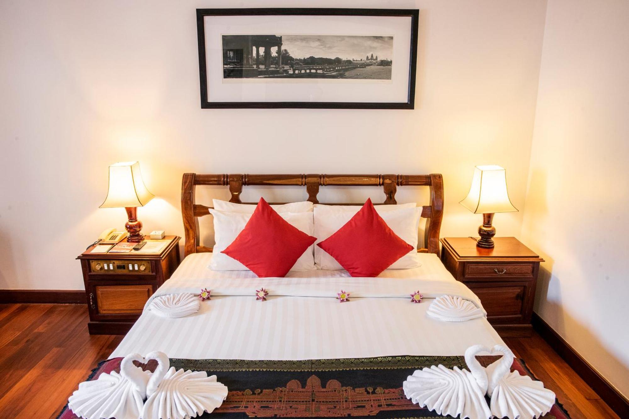 The Suite By Royal Crown Hotel Siem Reap Exteriör bild