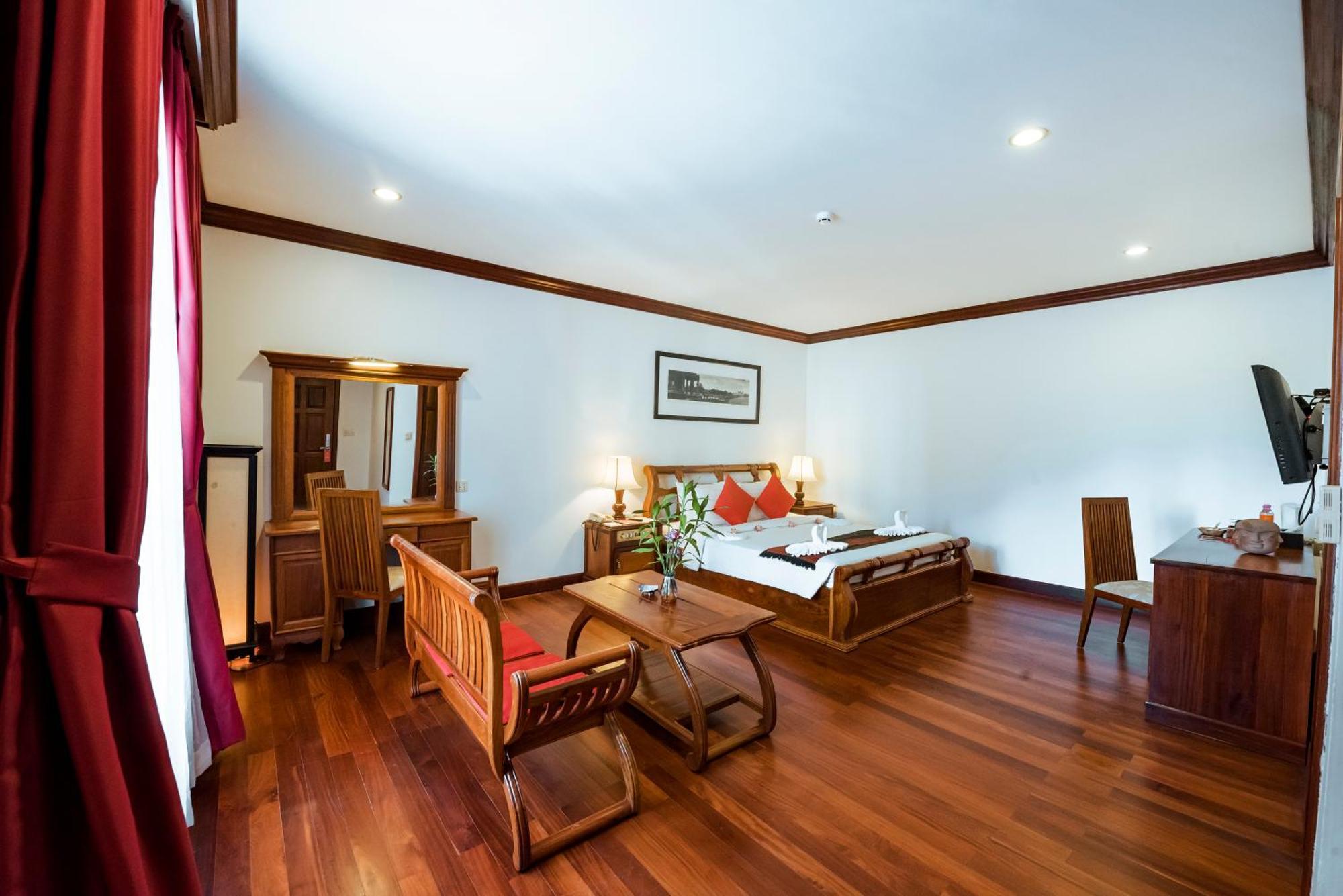The Suite By Royal Crown Hotel Siem Reap Exteriör bild