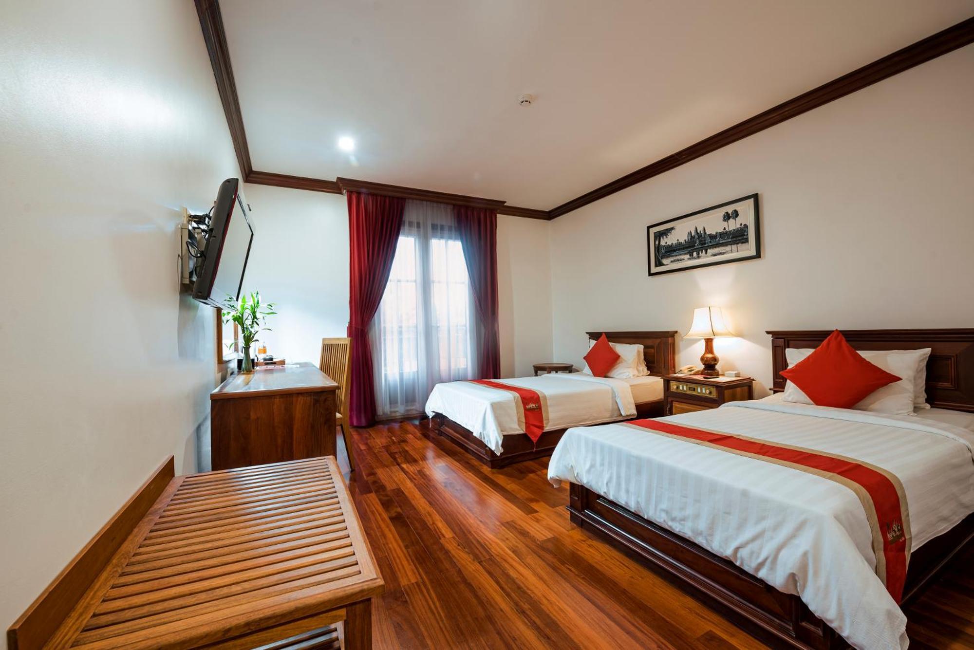 The Suite By Royal Crown Hotel Siem Reap Exteriör bild