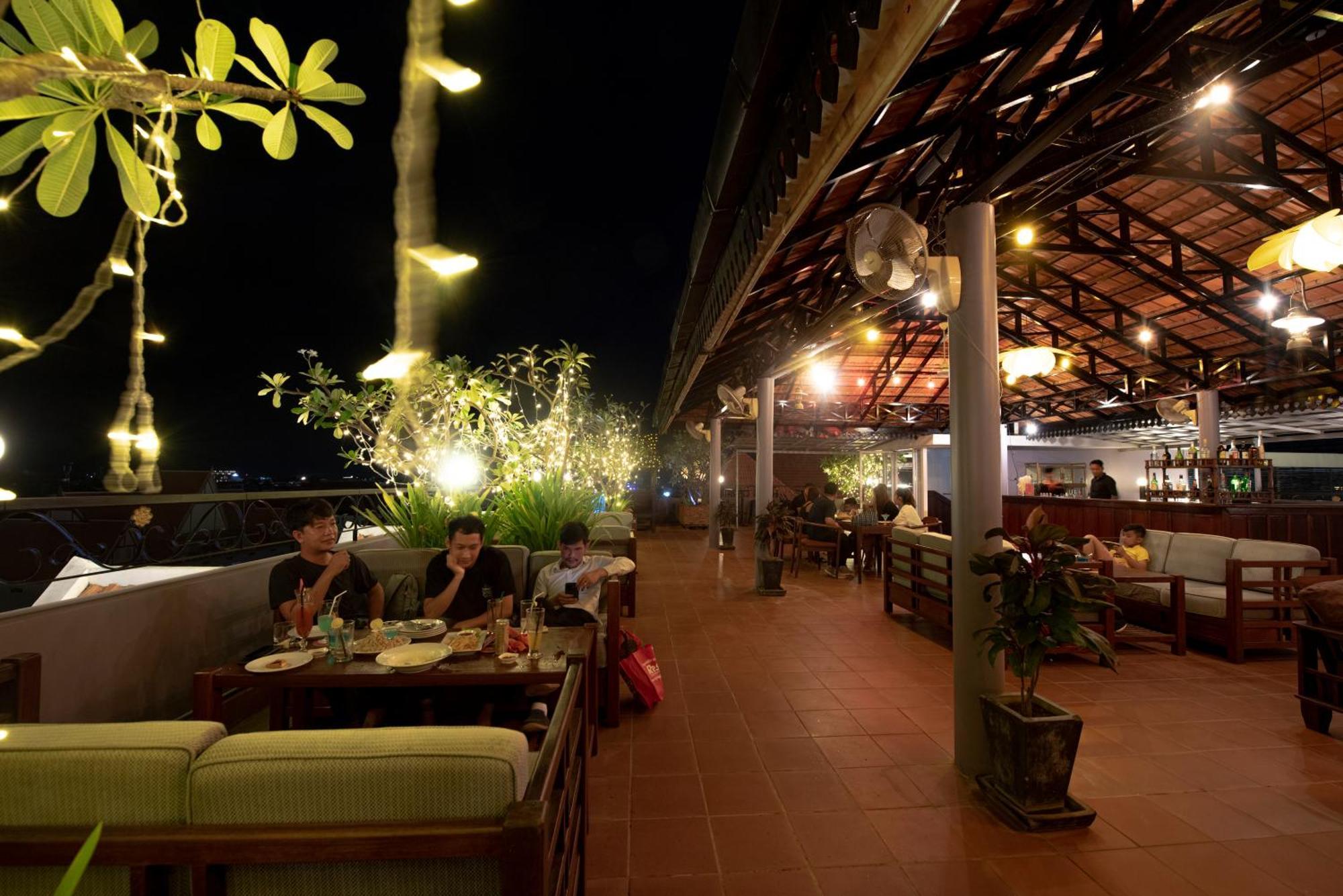 The Suite By Royal Crown Hotel Siem Reap Exteriör bild