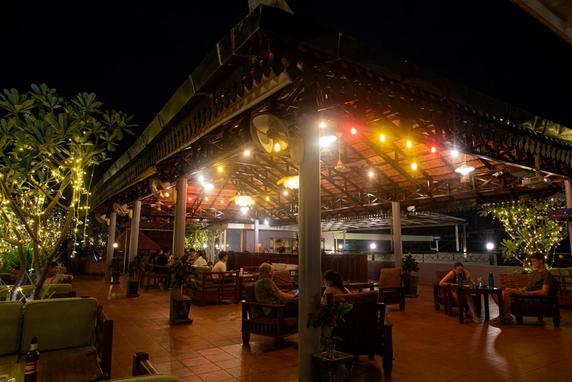 The Suite By Royal Crown Hotel Siem Reap Exteriör bild
