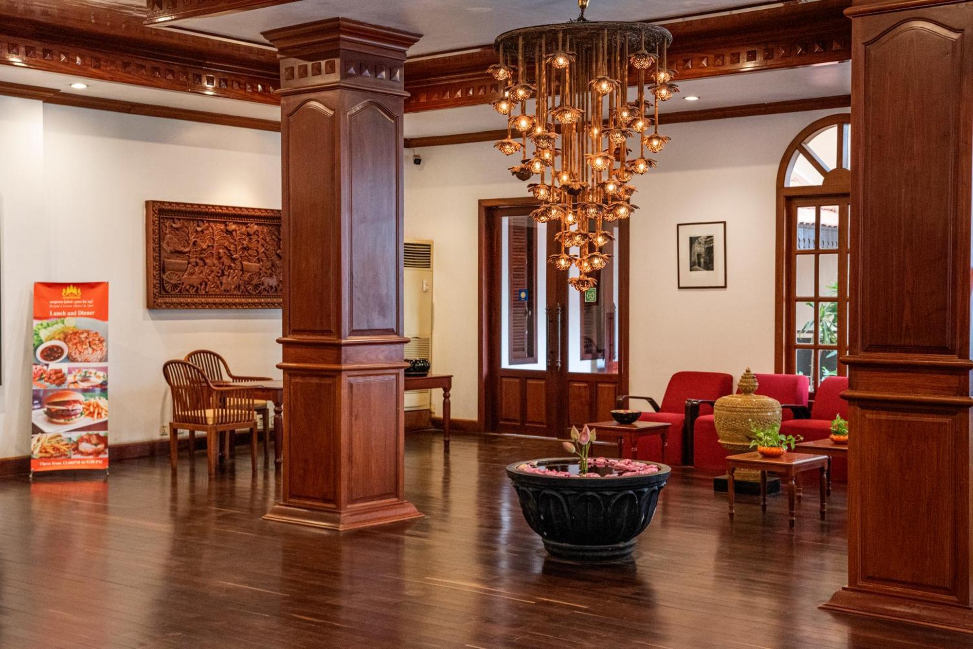 The Suite By Royal Crown Hotel Siem Reap Exteriör bild