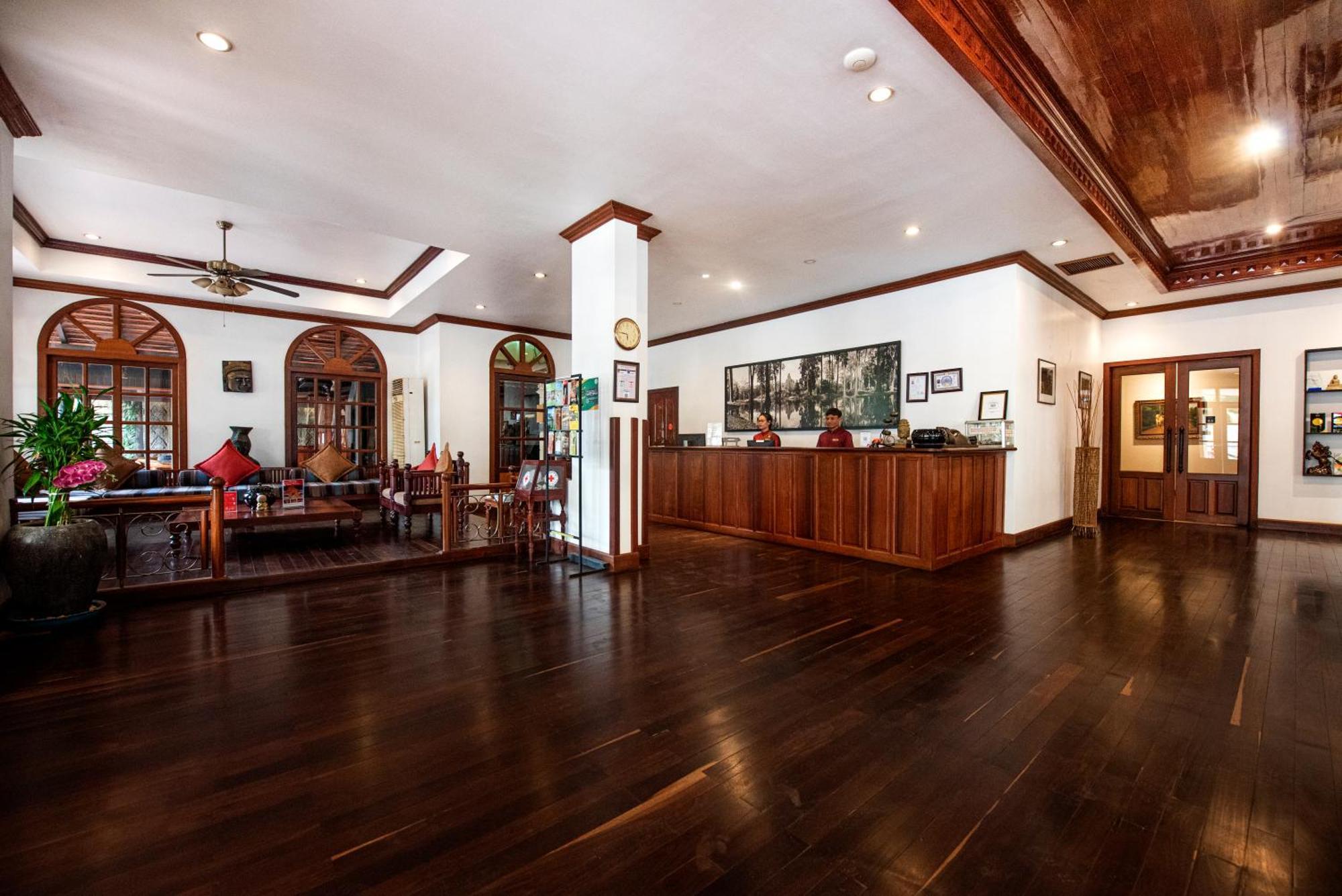 The Suite By Royal Crown Hotel Siem Reap Exteriör bild