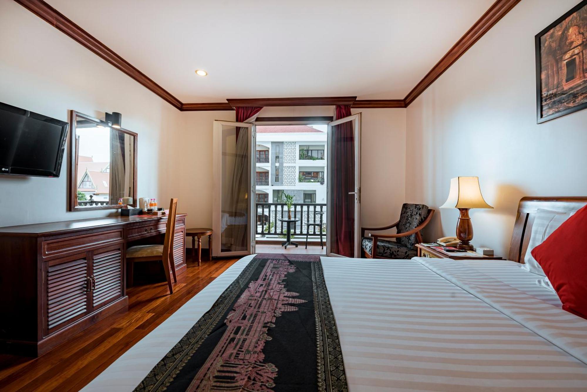 The Suite By Royal Crown Hotel Siem Reap Exteriör bild