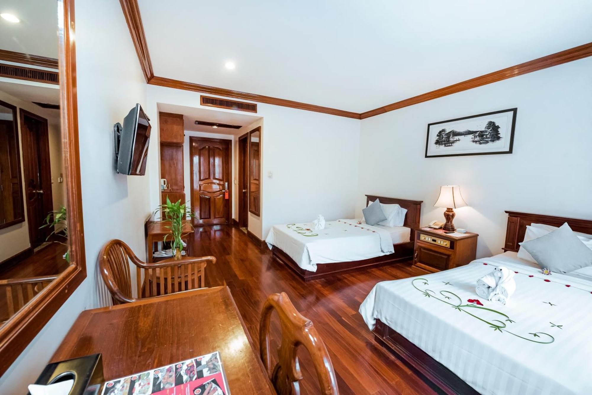 The Suite By Royal Crown Hotel Siem Reap Exteriör bild