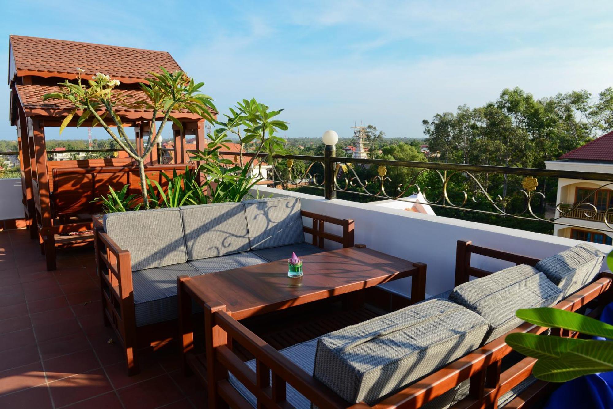 The Suite By Royal Crown Hotel Siem Reap Exteriör bild